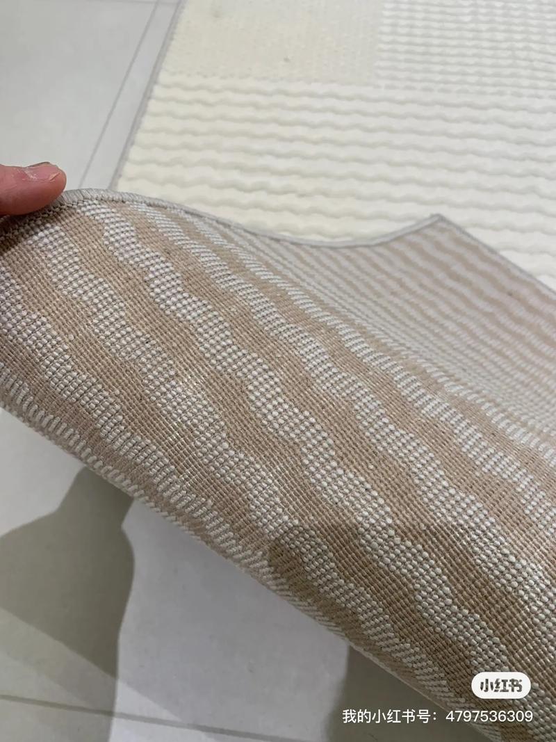 天然黃麻框架植絨工藝的無膠地毯.沒想到不起眼的地毯才是軟裝里